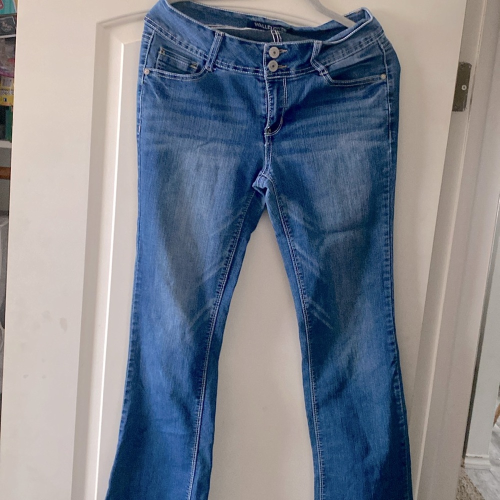 Wallflower junior Jeans.  Luscious curves fit. Bootcut